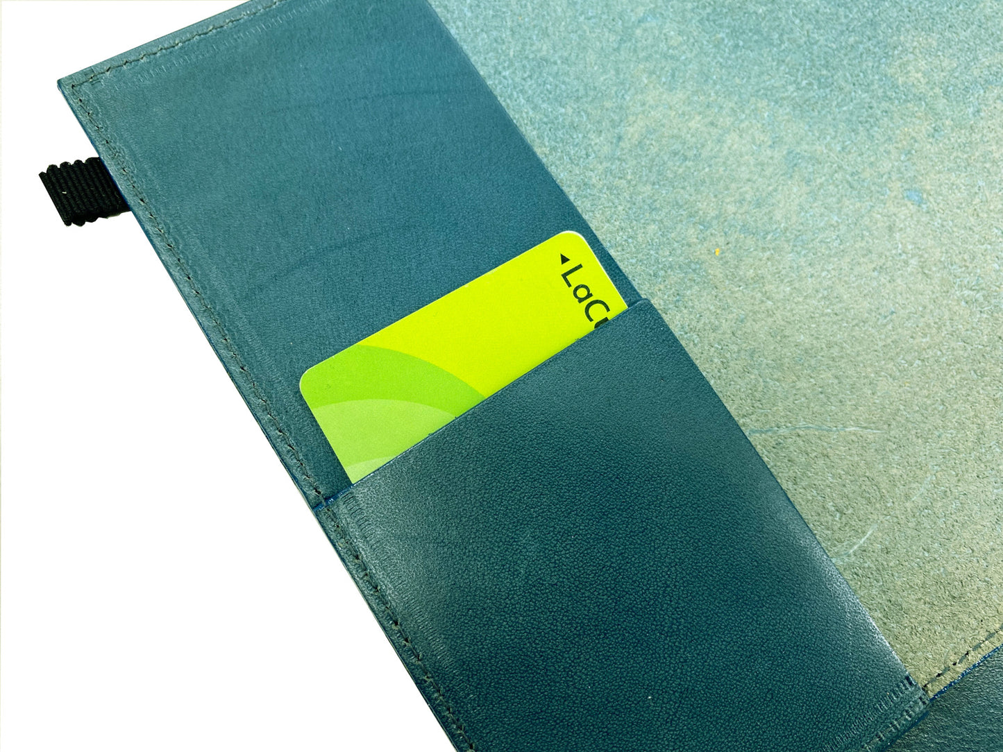 WALKING BOOK - 栃木レザー使用、肩掛けストラップ付きバッグになるブックカバー -