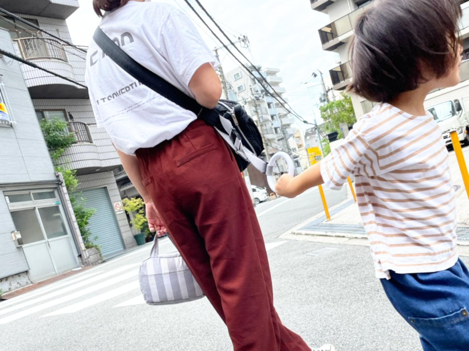 おでかけGo!Go! - まるで電車のつり革のようなリング付き子ども用持ち